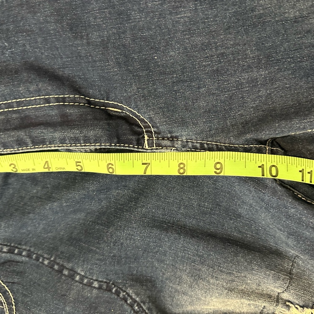 Size 2XL stretchy distressed boot leg jeans!! - Picture 4 of 7